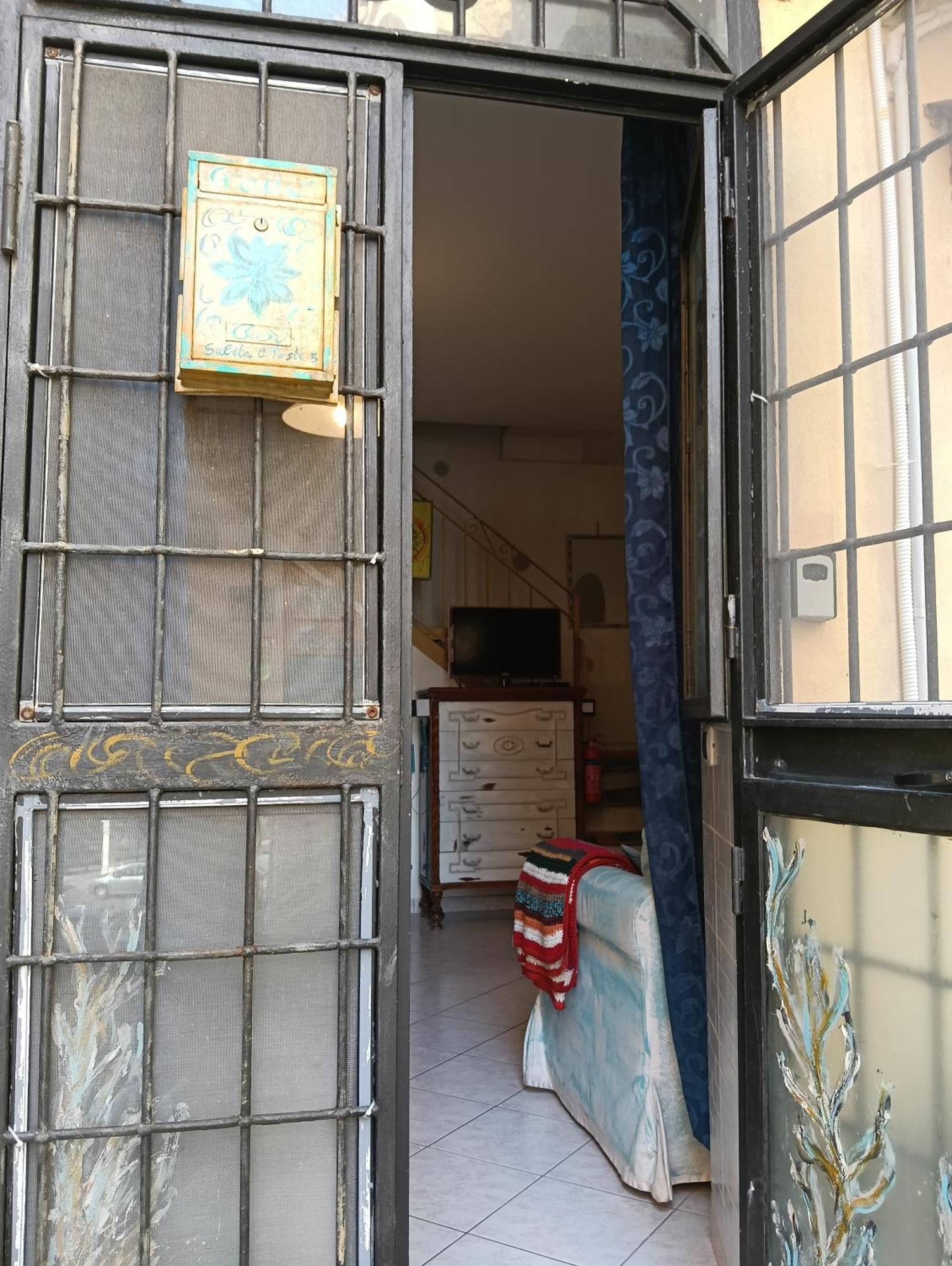 Little Art House